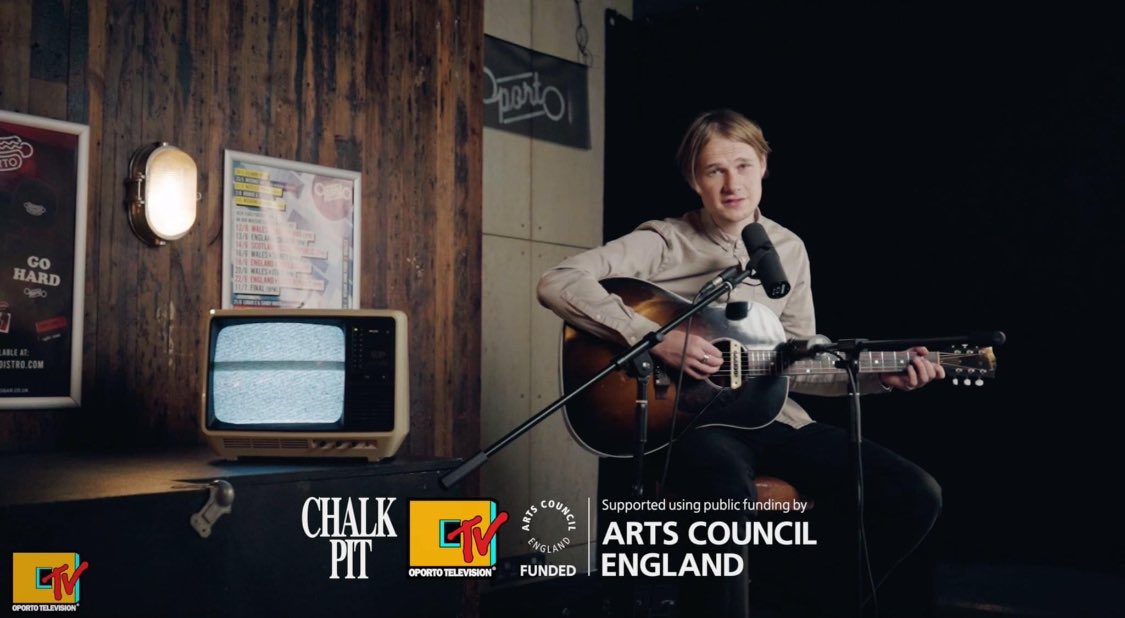 New music from @lost_hoursmusic live now on #OportoTV in association with <a href="/chalkpitrecords/">Chalkpit Cassette Club</a>... youtube.com/watch?v=P9yeO0…