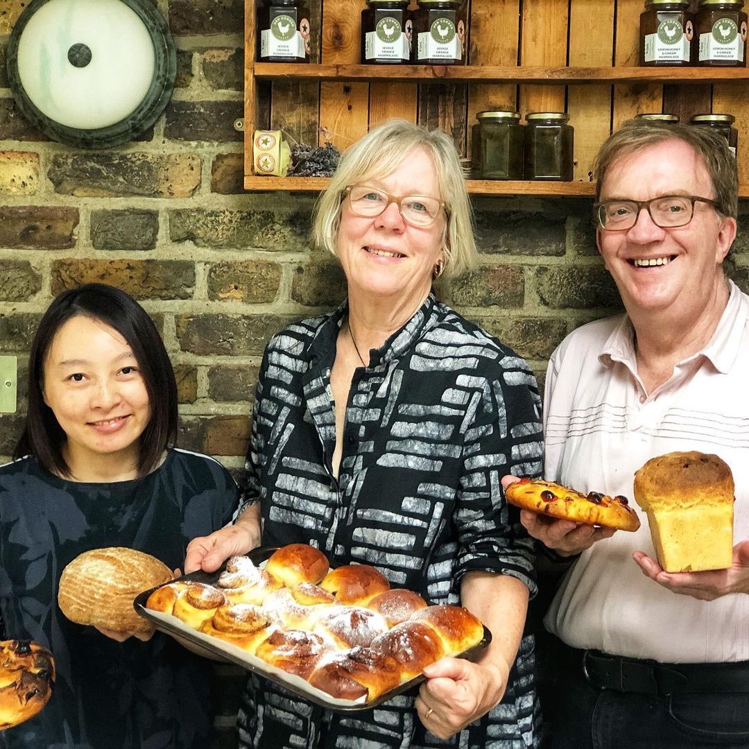 Lots of baking taking place with <a href="/BreadAngels/">BreadAngels</a> all around the UK this week! @lekitobakes <a href="/HenCorner/">Sara Ward</a>