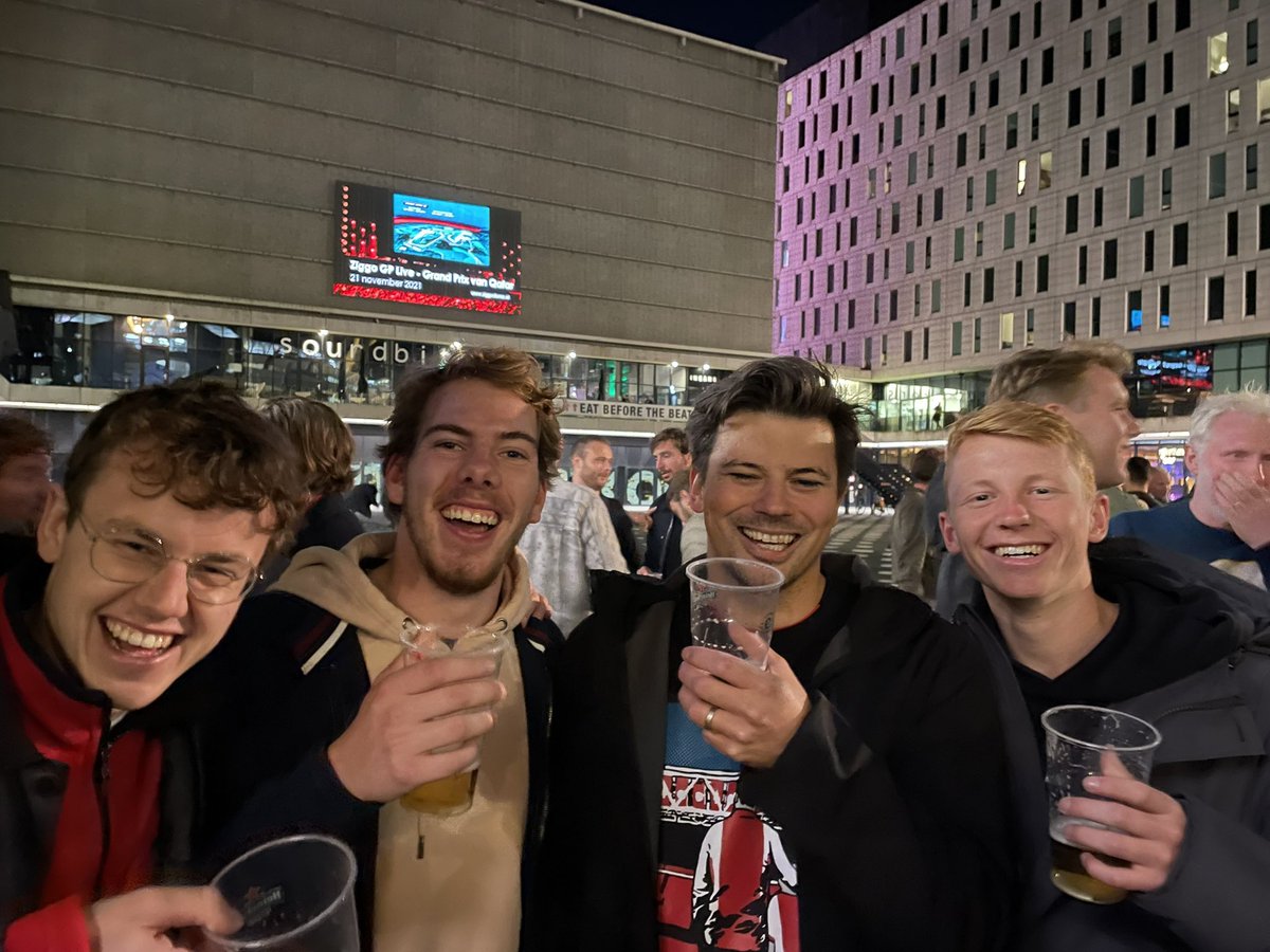 KempenJeffrey's tweet photo. Op de foto met @arcinho na een fabuleuze avond #kanslechter https://t.co/hwm9xheCUb