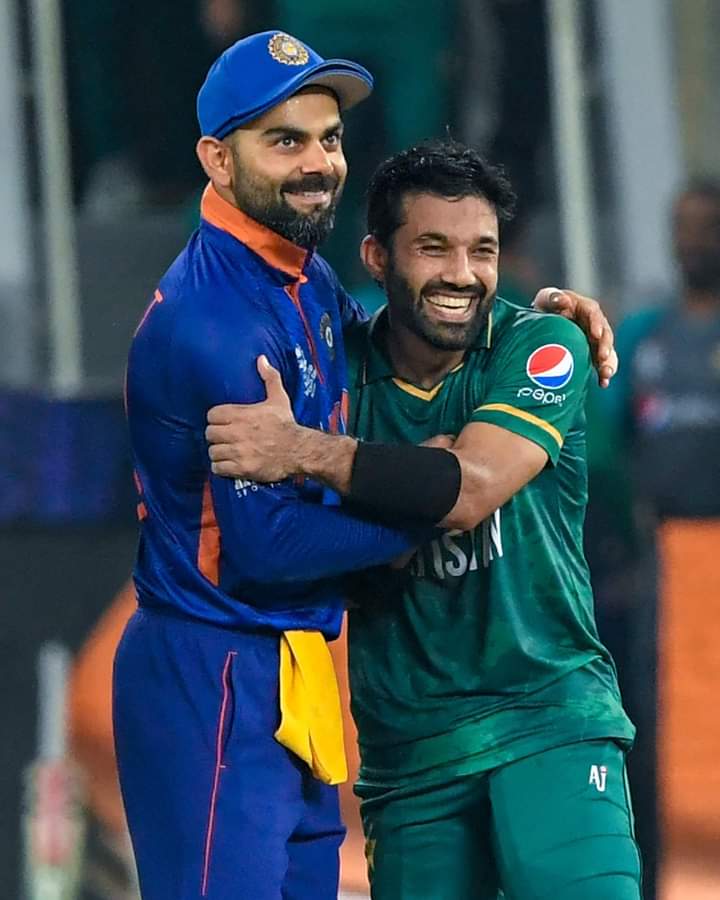 Subhanullah88's tweet photo. #TeamIndia
#TeamPakistan
Cricket is all about respect , passion and love ❤️
Congrats green shirts
Pics of the day 😊
 #PakvsIndia https://t.co/GMjHRY7weq