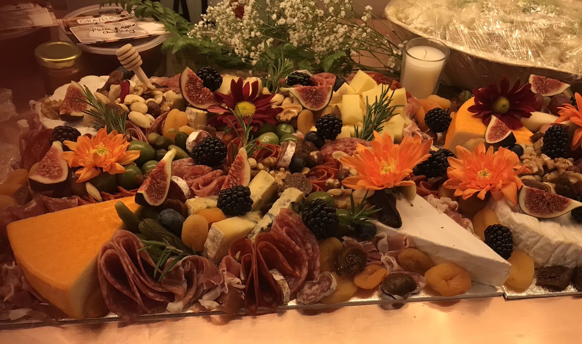 hookzyarn's tweet photo. Our Charcuterie &amp; cheese graze will impress your guests 😍🧀🍷 https://t.co/GszeXCtFyd