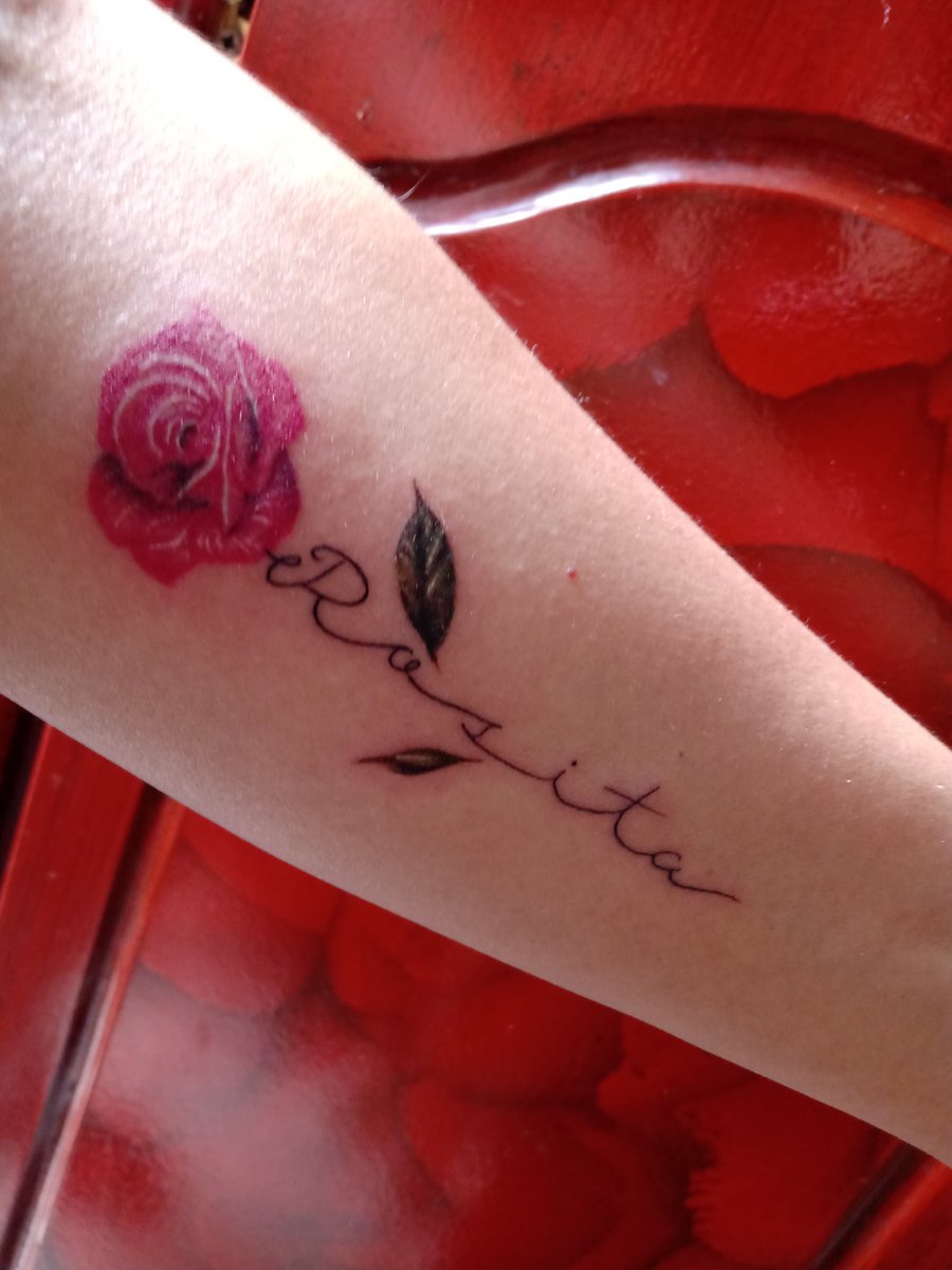 Anirosita's tweet photo. Tu recuerdo siempre vivirá en mi ♥️ Rosita de mi Vida 🌹Sumando Angeles en el cielo 😇👼
#NuevoTatuaje #Tatto #tattooart #Rosita #Mamá #TeAmo #TeExtrañoMucho #MisAngeles https://t.co/lLLUujDz9Q