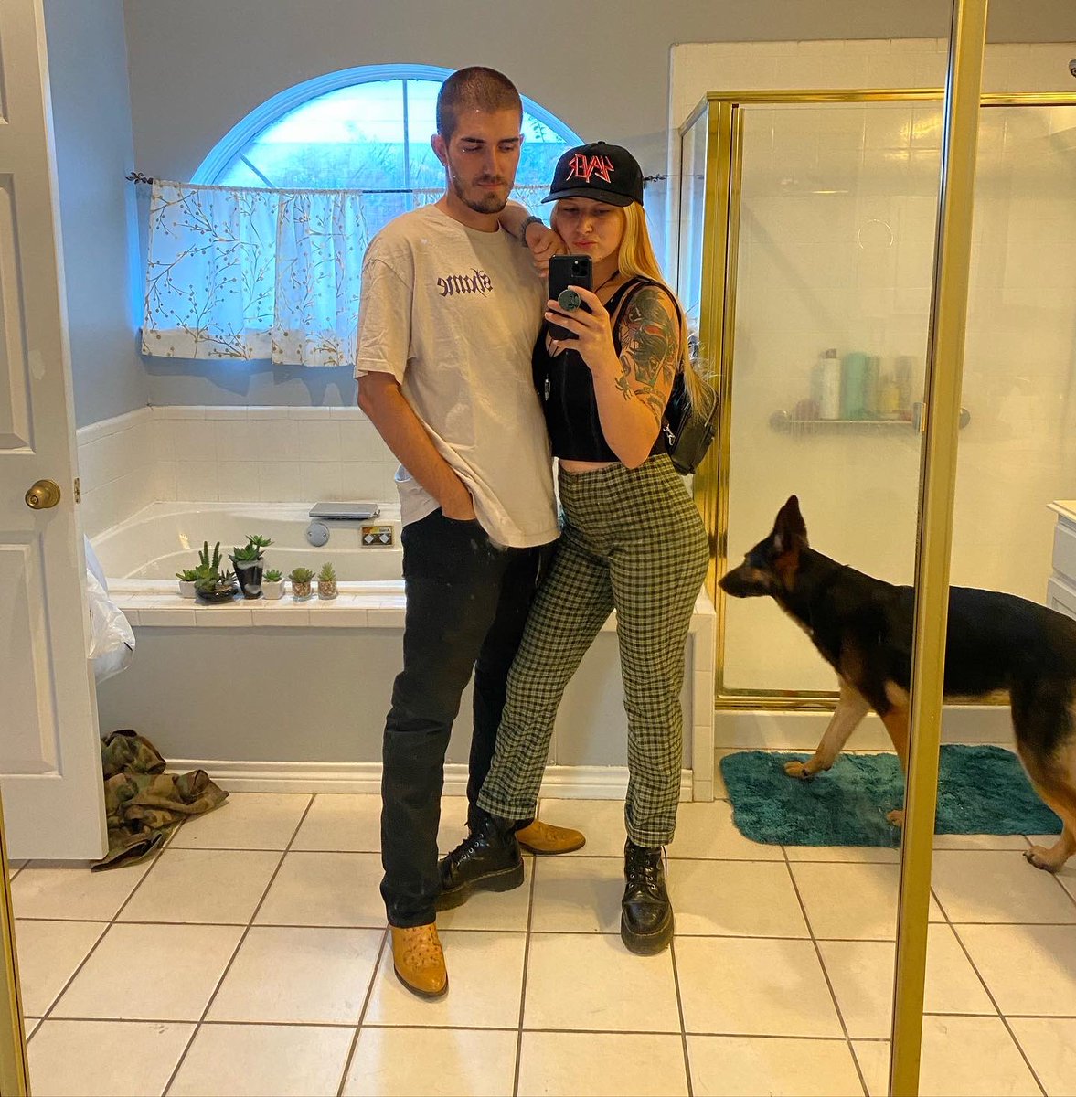 corpsemaiden's tweet photo. Happy birthday to the love of my goddamn life. I love you so much n can’t wait to celebrate with you later🧡🥰 https://t.co/Wuz721bXZp