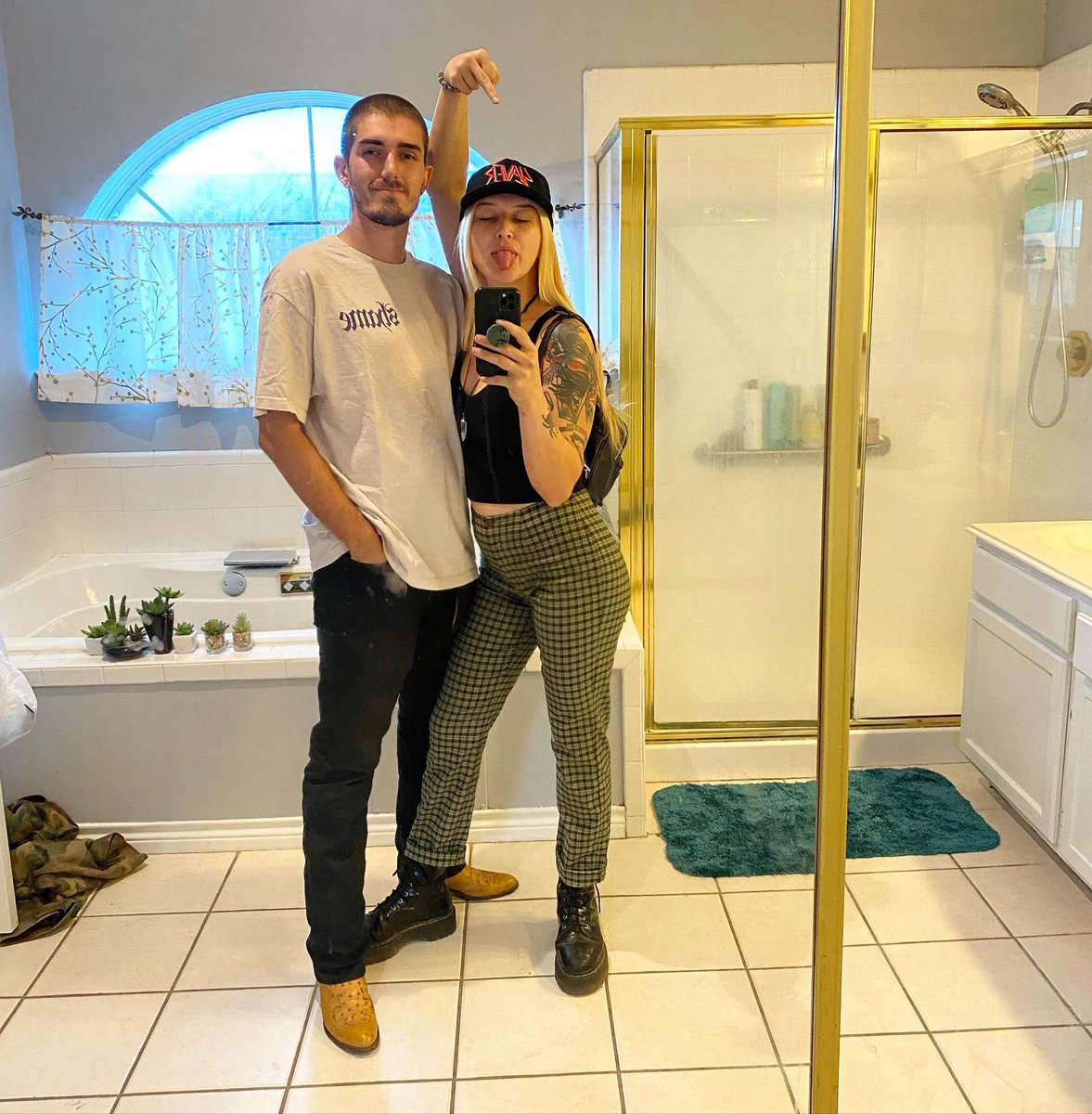 corpsemaiden's tweet photo. Happy birthday to the love of my goddamn life. I love you so much n can’t wait to celebrate with you later🧡🥰 https://t.co/Wuz721bXZp