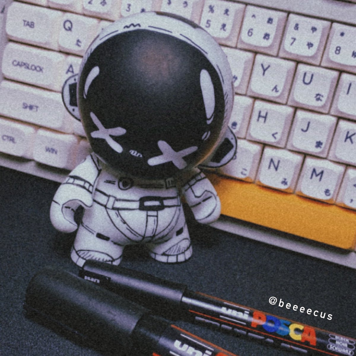 beeeecus's tweet photo. [ Munny 10cm | B &amp; W POSCA // XX ]

First time drawing munny fugure, still need some gloss coating 🖤

#selflove #astronaut #alien #spacesuit #space #spaceman #XX #stickers #munny #figure #DIY #beecus #blackandwhite #illustration #arts #doodle #drawing  #design https://t.co/kU0gguw7yZ