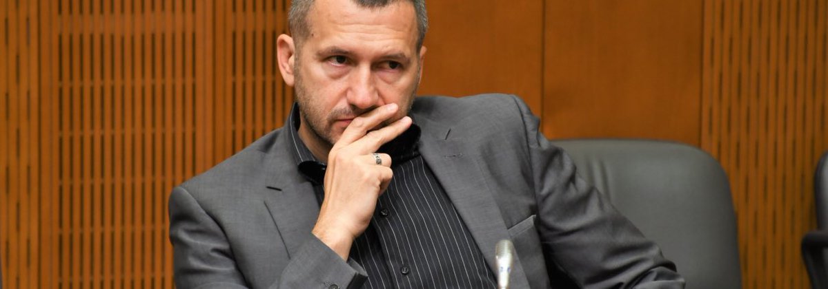 BojanPozar's tweet photo. Ker sodi zraven: tisti, ki so imeli možnost brati celotne tajne prisluhe @tomazlovse, ki jih je delno objavil @Dnevnik_si (2013), se držijo za glavo. Saj #DamirČrnčec @StrankaLMS ⬇️ govori, kot da je agent hrvaškega Agrokorja, sicer se pa dela velikega 🇸🇮 domoljuba ...?! #Knovs https://t.co/hnQ7ztgIad