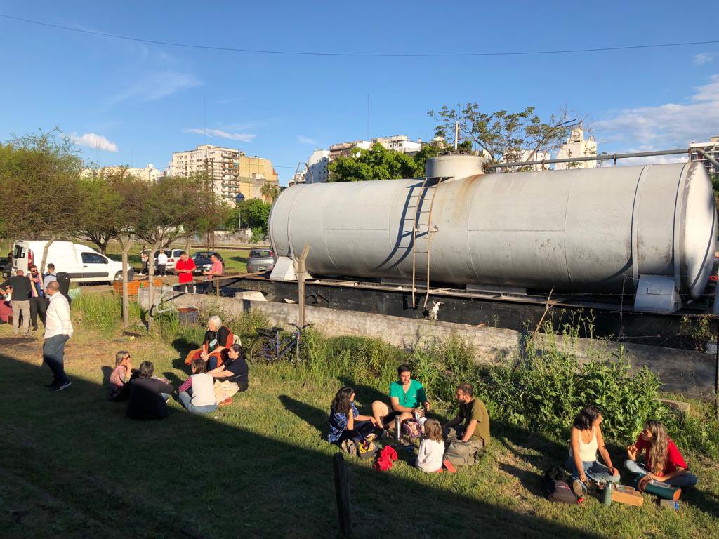 Lubertino's tweet photo. Esperemos que pronto podamos disfrutar 100% del #parqueverde y público en el Playón y que se apruebe nuestro proyecto de ley de Tierras verdes ferroviarias como nos prometió @alferdez https://t.co/LGybOZ8Pjx