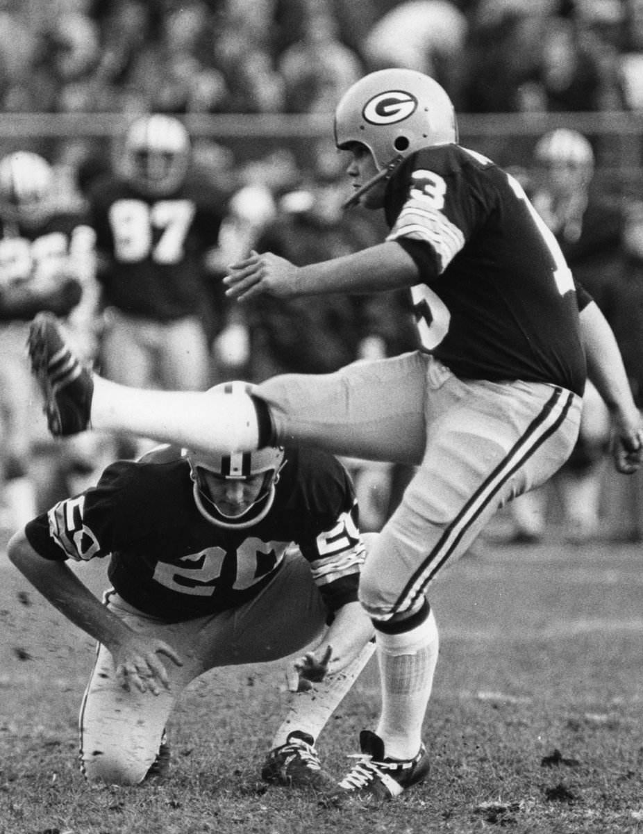 NPASHF's tweet photo. Happy birthday Chester Marcol,born #OTD in Opole, Poland. During his pro career with the @packers , #NPASHF Inductee Marcol scored all of the @packers  points in a 12-6 victory over the @ChicagoBears  (2 field goals and a touchdown resulting from a blocked field goal attempt). https://t.co/6WIo0kVwpE