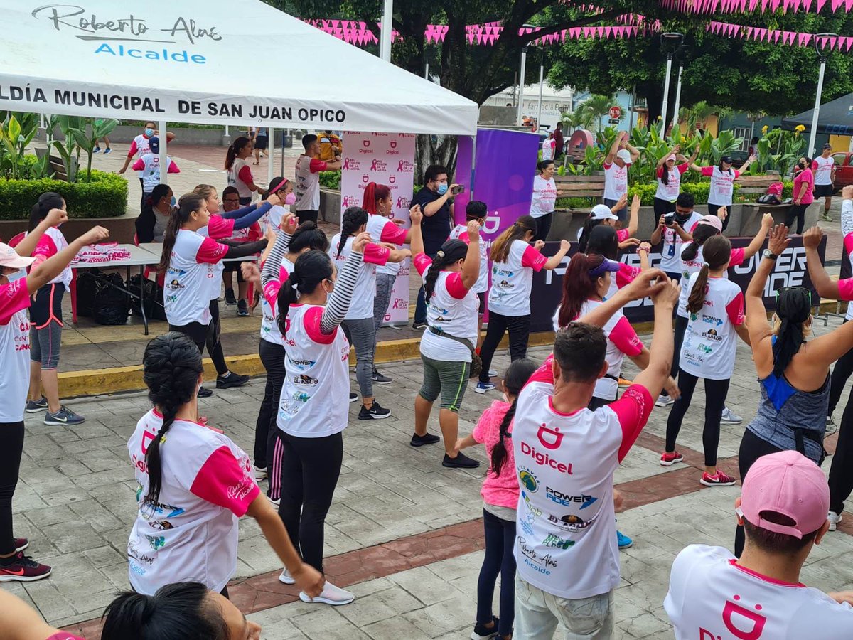 AlemanMarcelo's tweet photo. En @digicel_sv estamos muy orgullosos de ser parte activa en la lucha contra el Cáncer #elcolordelalucha #juntosesmejor https://t.co/KpTcQisD7Z