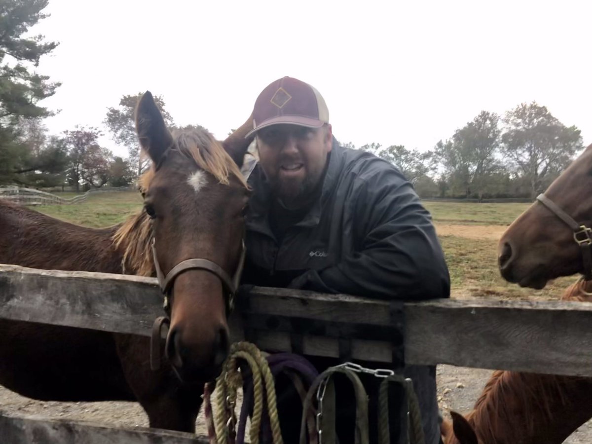browch05's tweet photo. My little buddies #HolyBoss #LongRiver #MdBred #Weanlings (@louismerryman @AnchorHopeFarm) https://t.co/xcqLPYTuY6