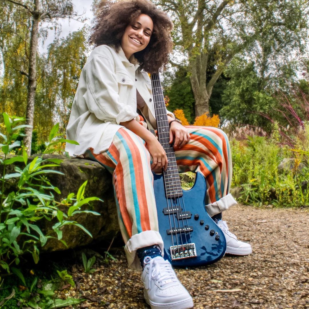 Happy Sunday good people. While you're enjoying your weekend coffee / wine and a couple crosswords / box sets, why not  go secure your spot for our show tomorrow <a href="/cockpittheatre/">The Cockpit</a>? 

<a href="/IsobellaBurnham/">Isobella Burnham</a> (solo) + <a href="/XhosaCole/">Xhosa Cole</a> trio - tomorrow (Monday) at 8pm ow.ly/cpt950GwTZM 🎸