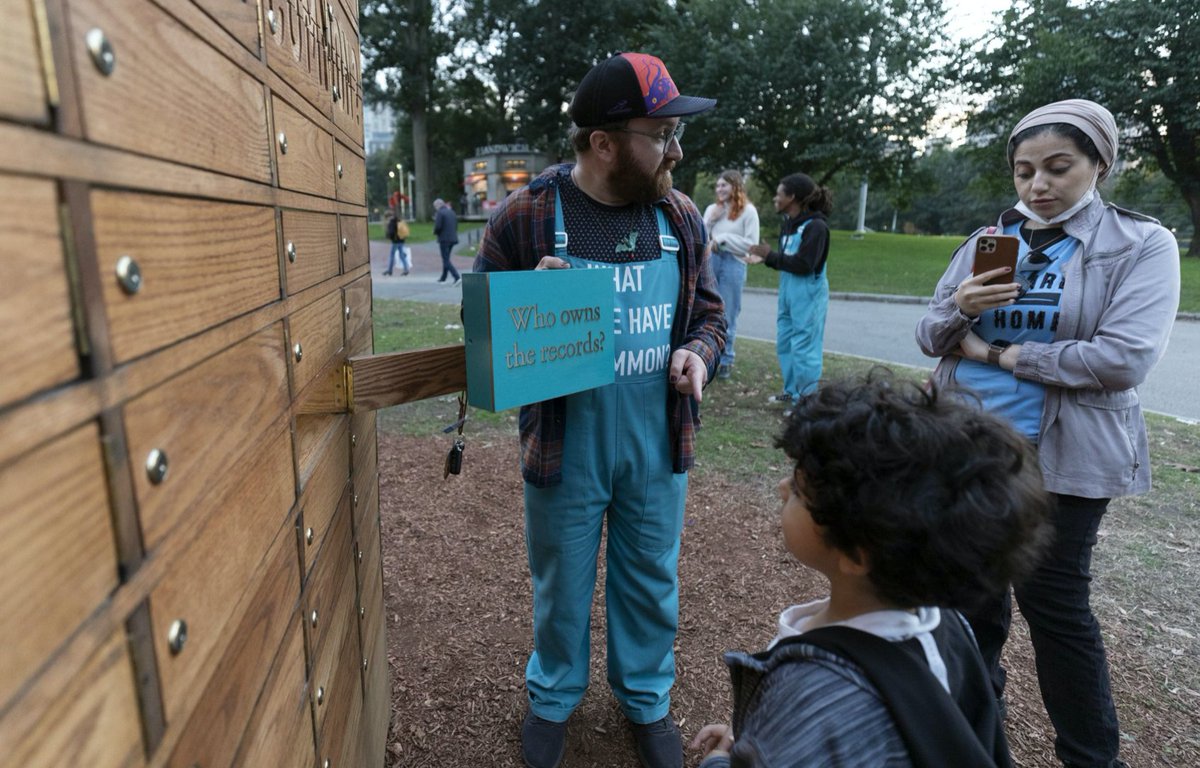 FOPG's tweet photo. Last day today, don't miss it! "What Do We Have In Common?" on #BostonCommon. Guides will be there today 10am - 7pm. Learn more about the artist #JanetZweig and the project here: https://t.co/DAvk5FxwJ6 #inCommonBos #PublicArtPublicParks
@now_and_there @BostonParksDept https://t.co/XNzrlIO4AM