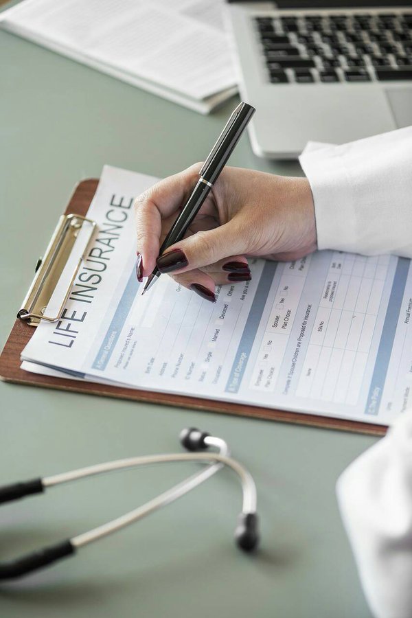 VOSTeuskadi's tweet photo. Si por una urgencia médica necesitas que vayan los servicios sanitarios a tu domicilio, es muy importante disponer de los siguientes documentos localizados:

- Informe historial médico (último o actualizado).
- Hoja de medicamentos prescritos en uso.
#autoprotección #autobabesa https://t.co/abKIicFINX