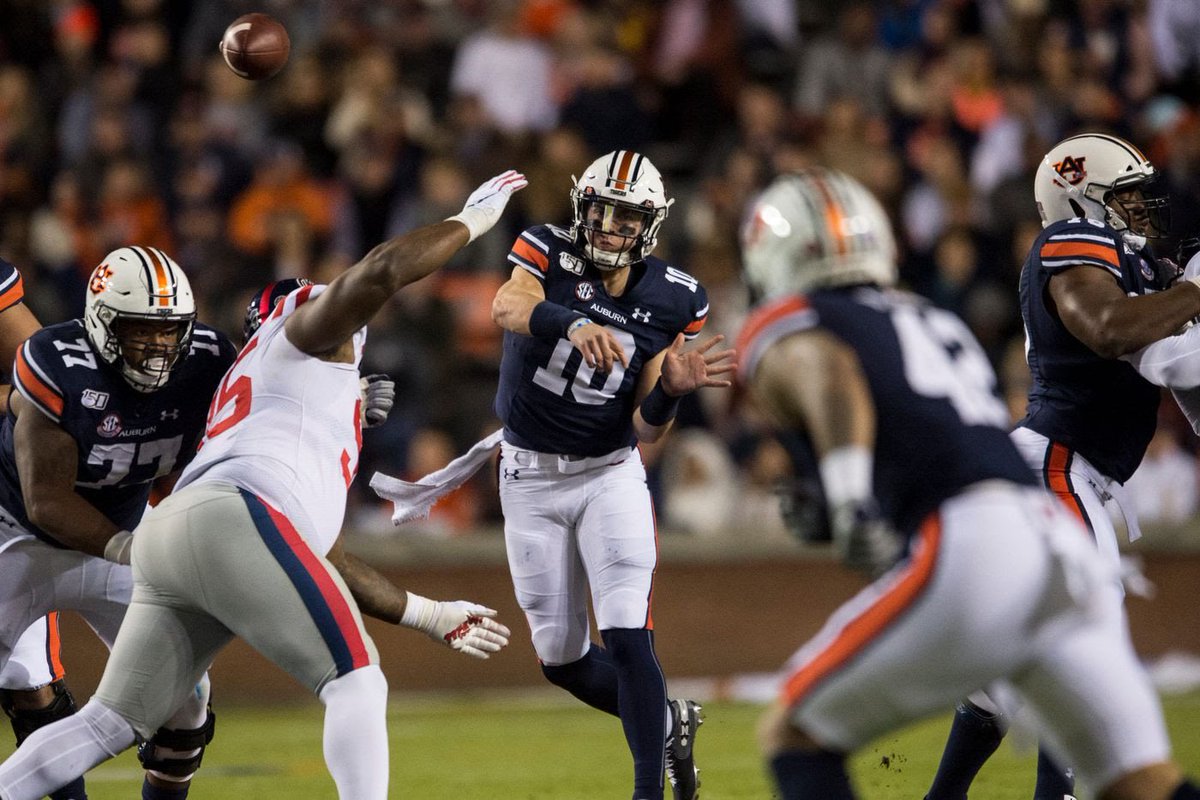 AUFAMILY's tweet image. #Auburn and #OleMiss have met 44 times on the Gridiron.  AU has won 75% (34-10) of those games and are on a 5 game win streak which includes winning 16 of the last 20.

The Tigers and Rebels will square off again Saturday night as ranked opponents.  

Your early thoughts?