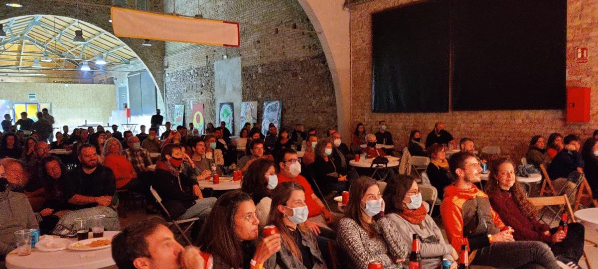 AjuntamentOlesa's tweet photo. CORRELLENGUA | Unes 150 persones participen a les activitats organitzades per la @CalOlesa en la 20a edició del Correllengua. Es va presentar el llibre "Curset: mètode de català per a tothom" i nit de monòlegs amb Oye Sherman, Manel Vidal, Marc Sagrats i Ana Polo.
📸 CAL #Olesa https://t.co/5SteUpEzkN