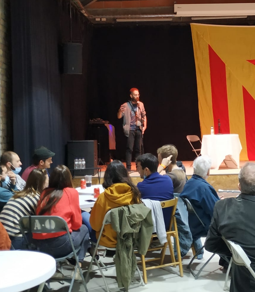 AjuntamentOlesa's tweet photo. CORRELLENGUA | Unes 150 persones participen a les activitats organitzades per la @CalOlesa en la 20a edició del Correllengua. Es va presentar el llibre "Curset: mètode de català per a tothom" i nit de monòlegs amb Oye Sherman, Manel Vidal, Marc Sagrats i Ana Polo.
📸 CAL #Olesa https://t.co/5SteUpEzkN