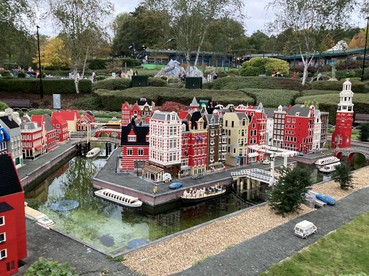 Around the world in 30 minutes. #Amazing <a href="/LEGOLANDWindsor/">LEGOLAND Windsor</a>