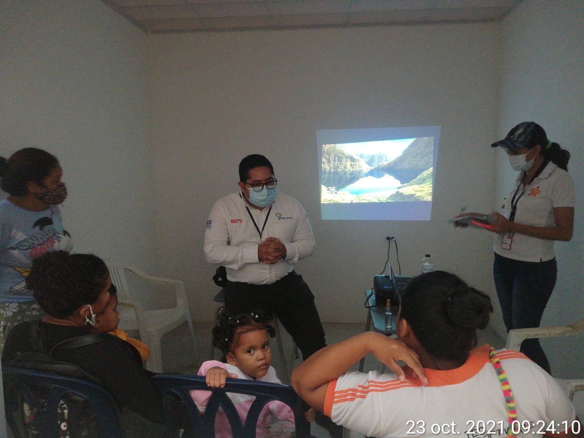 RuthRamrezOspi1's tweet image. En @SENA_Antioquia #Caucasia socialización portafolio de servicios @GobAntioquia, Ejército Nacional, Beps, Sena CTPGA, en el corregimiento la Caucana @teorendono
@SENAComunica