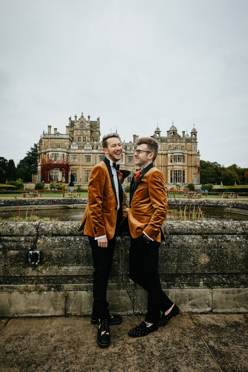 SSmailesPhoto's tweet photo. What an amazing day for a wedding! Matthew and James looked great in their matching suits and Thoresby Park was a stunning venue. Love my job ❤️ #thoresbyparkweddings #HudsonsHitched #nottinghamshireweddings #weddingphotographer https://t.co/7d9V5eYhyd