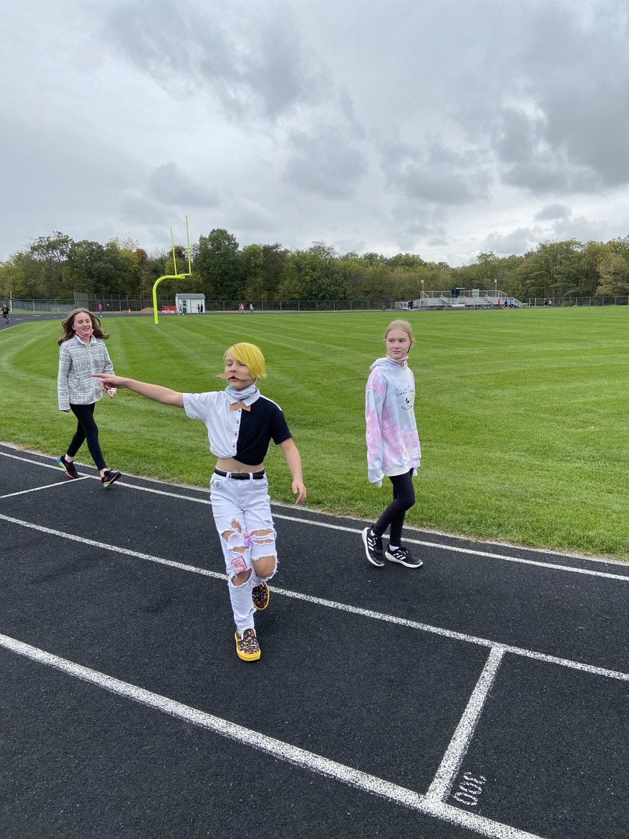 MillB19's tweet photo. We had so much fun at the Walk A Thon. ⁦@ireDCSD⁩ https://t.co/k6lXxT7jRr