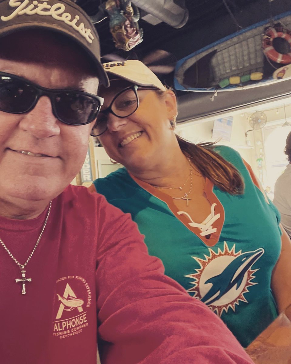 leedac1's tweet photo. Kiss of death! When I wear the gear we shit the bed!! Let’s hope not today!!! #finsup https://t.co/1MWqldVc14