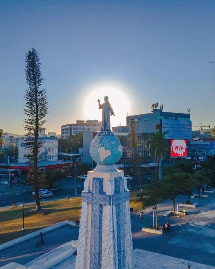 Santana17Sep's tweet photo. Bella imagen. 🇸🇻 https://t.co/1KAkCY58FO