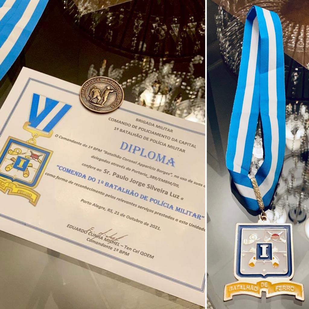 Nesta quinta, 21/10, recebi belíssima homenagem no aniversário de 129 anos do 1º Regimento Cel. Apparício Borges, o “Batalhão de Ferro”. Agradeço pela honra concedida e parabenizo o Comando da Polícia Militar, bem como os oficiais da Brigada pelo cuidados com a nossa sociedade.