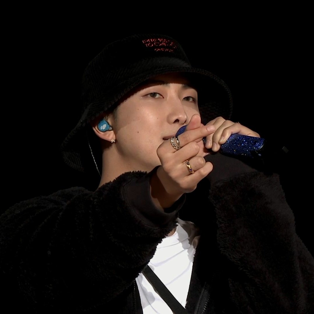 BTS56450475's tweet photo. PERMISSION TO DANCE 1 https://t.co/xuWSysMIHk