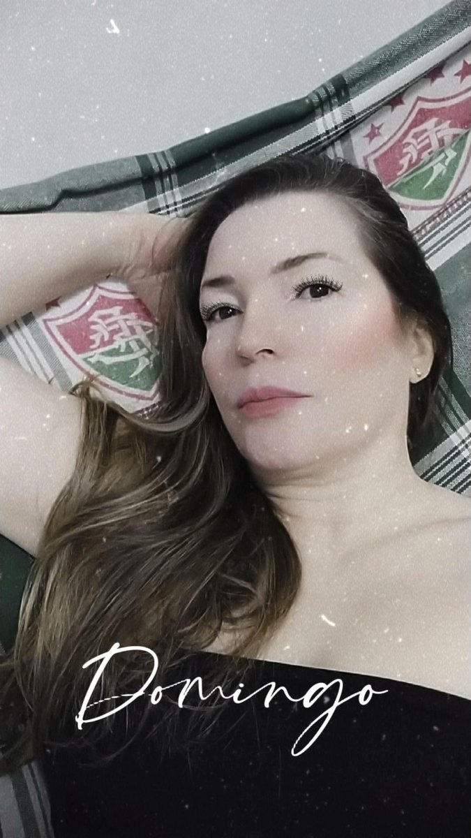 ReisNetty's tweet photo. Meu bom dia vai ser daqui da minha rede 💚❤️🤍 😜 #Fluminense  #flu https://t.co/OaqJtrQH27