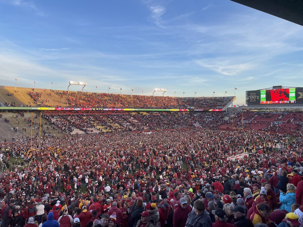 istatenation's tweet photo. Jack Trice Stadium yesterday vs Jack Trice stadium 10 years ago. A lot has changed but some things never will. https://t.co/OH7WkgRowm