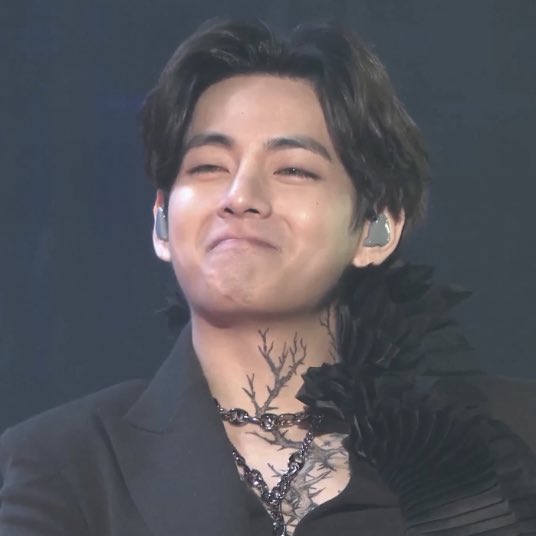 BTS56450475's tweet photo. 🐯  : do u miss me 
bts : yes we are 7 
Look at his proud tae tae smile 🥺 https://t.co/CYXnM7LxqO