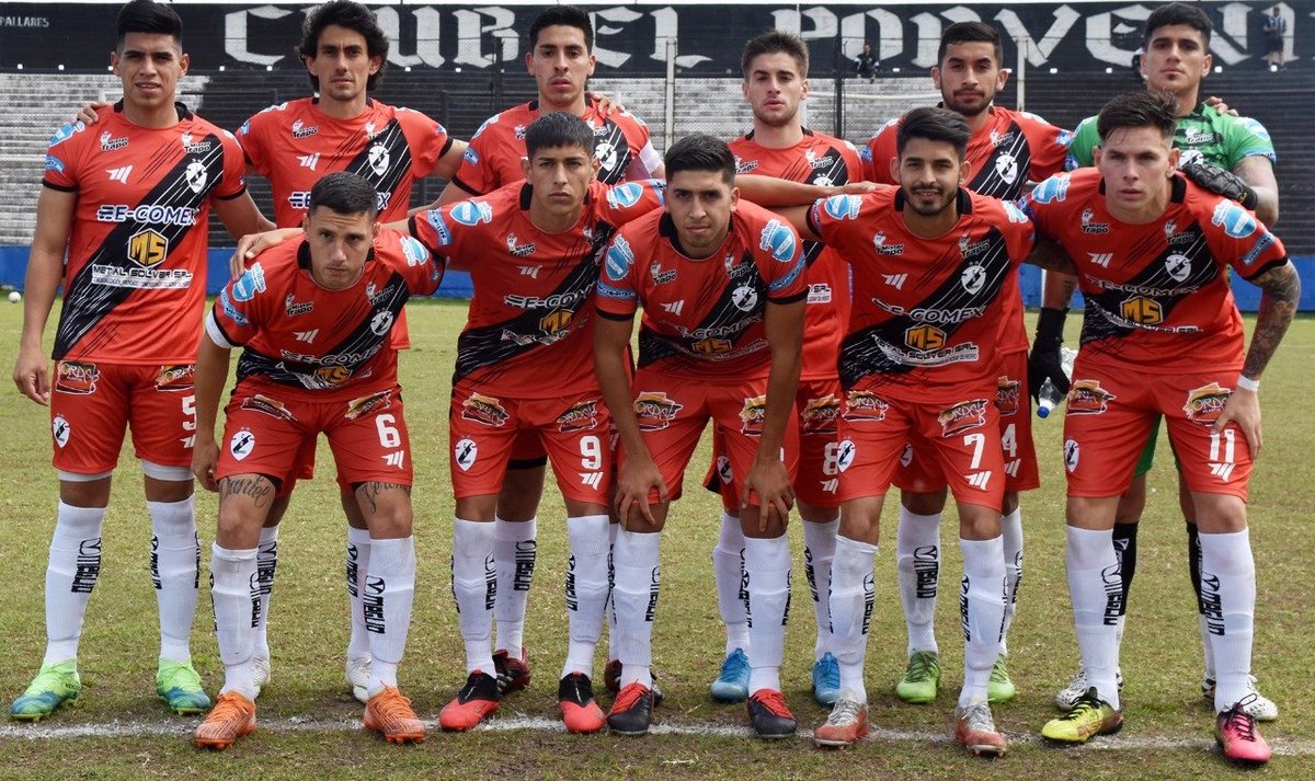 Hoy juega <a href="/CaClaypoleOfic1/">@CaClaypoleOficial</a> vs <a href="/centralcordoba/">Central Córdoba</a>
Y a los 11 iniciales les queda pintada la indumentaria alternativa de juego.
#vamostambero
#familiamegliosport 
#somosmegliosportsomosdiferentes 
#megliosport