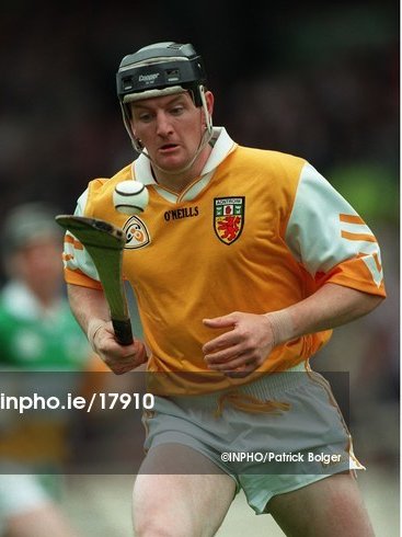Hurlingfan93's tweet photo. A nephew and uncle playing all their lives with each other. @garyokane6 And Gregory OKane. 2 Elliotts in Nigel and Alistair. The latter being compared to Clute, if not better. Always thought Malachy Molloy was sensational @DunloyGAC https://t.co/meuSxaiy0R