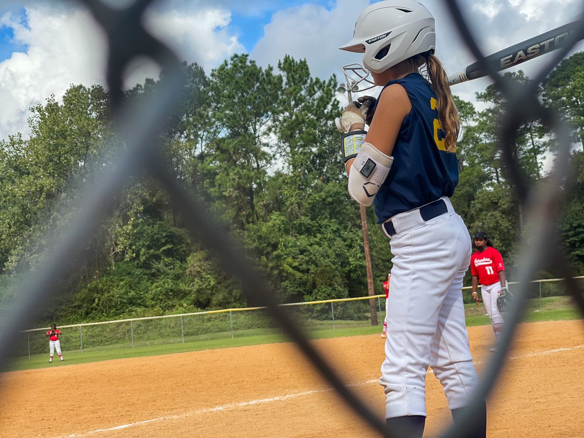 B_Sallee2027's tweet photo. Game Day 🥎. Day 2 of Ronald McDonald in Houston.  Let’s go!

@ImpactGoldSoliz @impactgold #fmsoftball #webleedgold #softball #ronaldmcdonaldtournament https://t.co/DndN2AV2rc