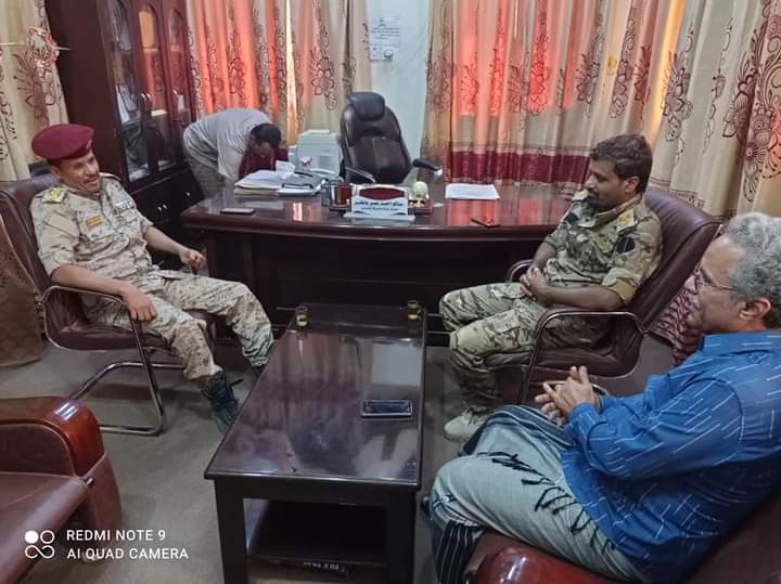Shibam_Brigade's tweet photo. بعد عودتة من ال��يارة التفقدية لموقع الكتيبة الثانية قائد لواء شبام  وأركان حرب اللواء يزوران مركز أمن صيف ومدير عام مديرية دوعن
....................................................
خاص : التوجية المعنوي_ المركز الإعلامي_ لواء شبام.
https://t.co/5cRd46tiRK https://t.co/9R9xiwtJtn