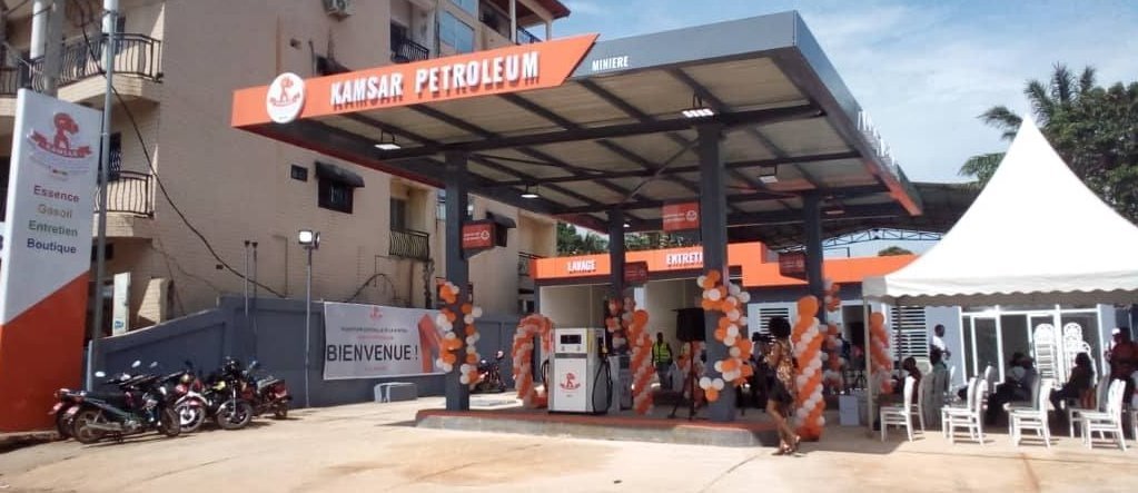 Lu pour vous👇🏻👇🏻👇🏻

Annoncé le 2 octobre dernier, la 2ème station de Kamsar Petroleum est désormais opérationnelle dans la capitale guinéenne, située en plein coeur de la minière dans la commune de Dixinn.

 bit.ly/3bk4fBP