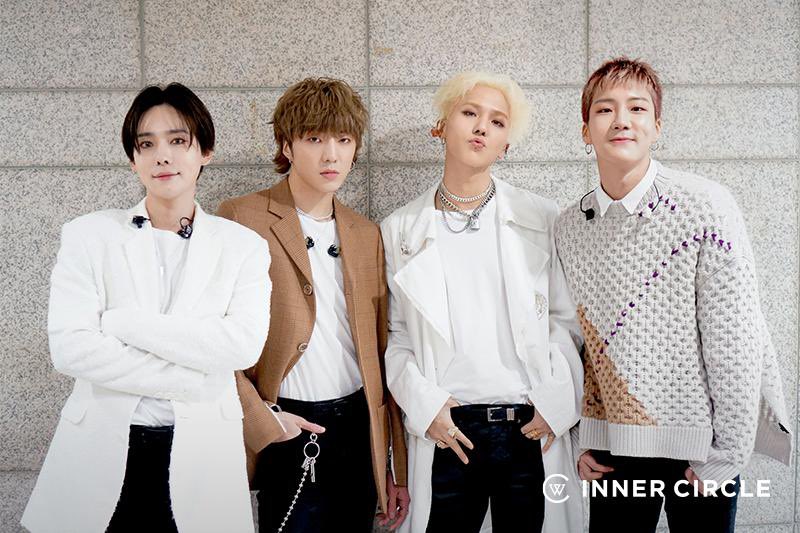 blue_urdaisy's tweet photo. #위너는_8년째_예뻤더라
#8YearsWithWINNER
💛A팀에서 위너로 1025 8주년 축하해💙
매년 새롭게 더많이 싸랑해🐣🐰🐻🦁 https://t.co/N1WQwhhHt1