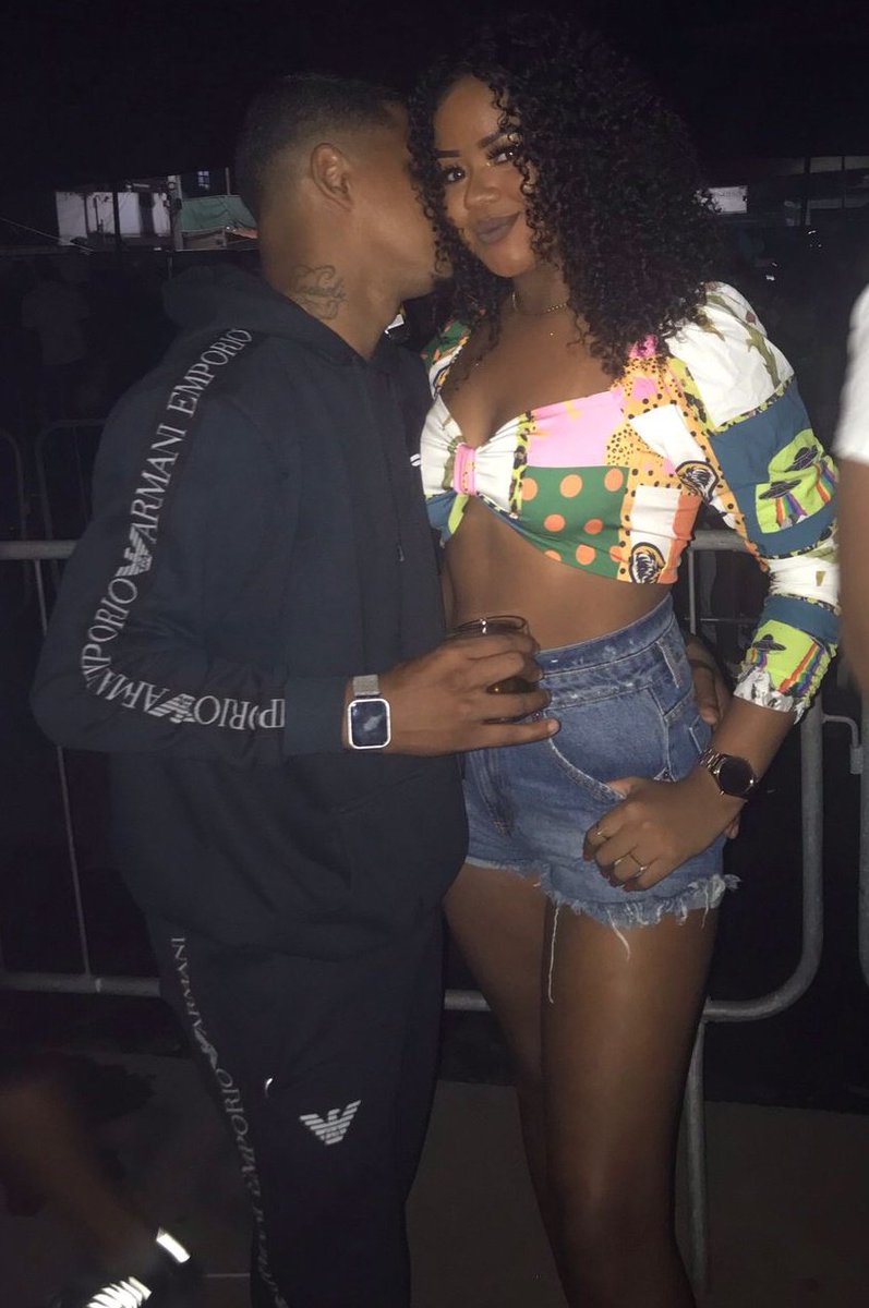 Pt7uberMTx's tweet photo. @carolinda1997 aniversário 🎂  do meu amor 💘 💘  da minha maninha  .. Gratidão a Deus por me dar vc como irmã.. vai se juntar hoje em Algum lugar por aí e vai da merda kkkkk pra cima #Teamo Feliz Aniversário Minha predileta esquece https://t.co/Q7E7NDRcYs