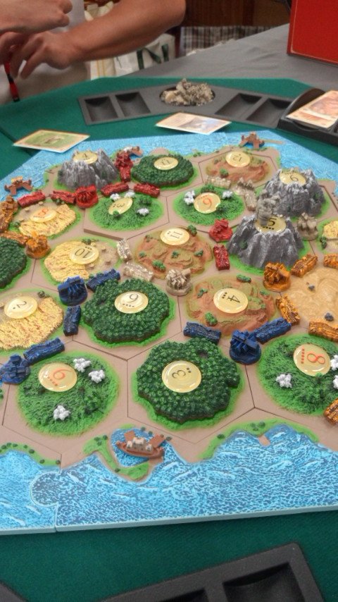 9H3UidnoWqDoE3K's tweet photo. #ボードゲーム #boardgames #boardgameJP #coffeetrader
#主計将校 #3Dカタン
#カタノア #カタン
ゲーム会
(´・ω・`)…失敗
coffeetrader インスト https://t.co/TtoaTo9EAa
