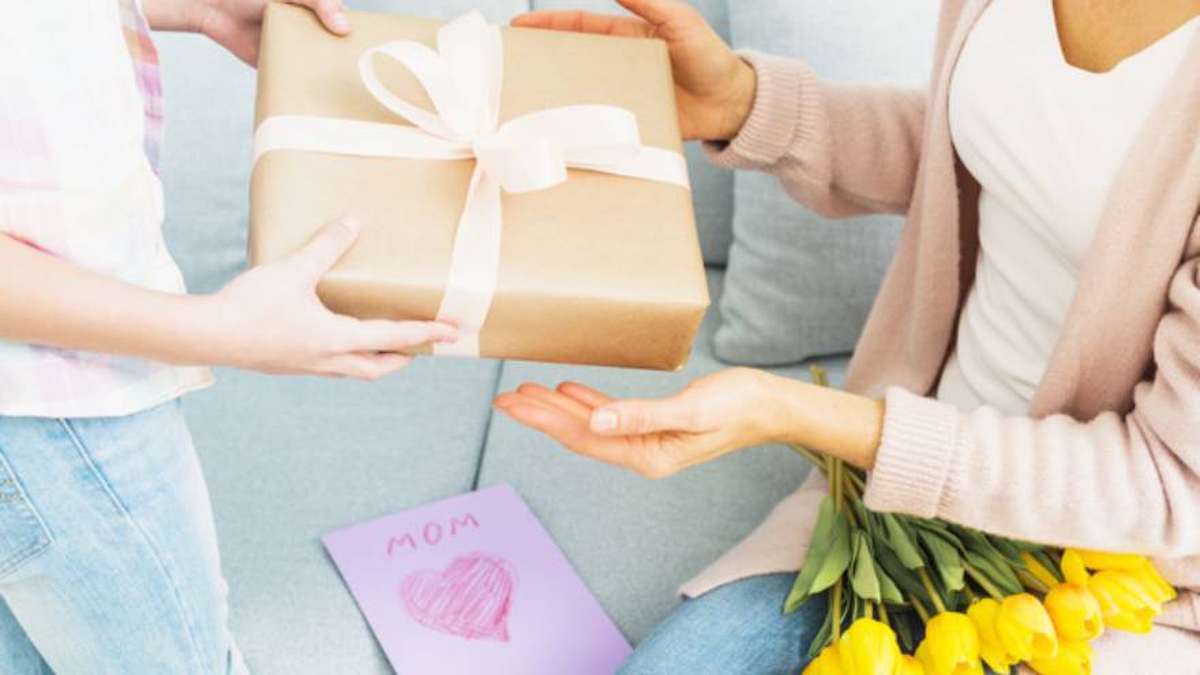 anafringes's tweet photo. En vivo! Regalos día de la Madre! https://t.co/QKOAYqRTYf a través de @YouTube https://t.co/QWqJnAZDTJ
