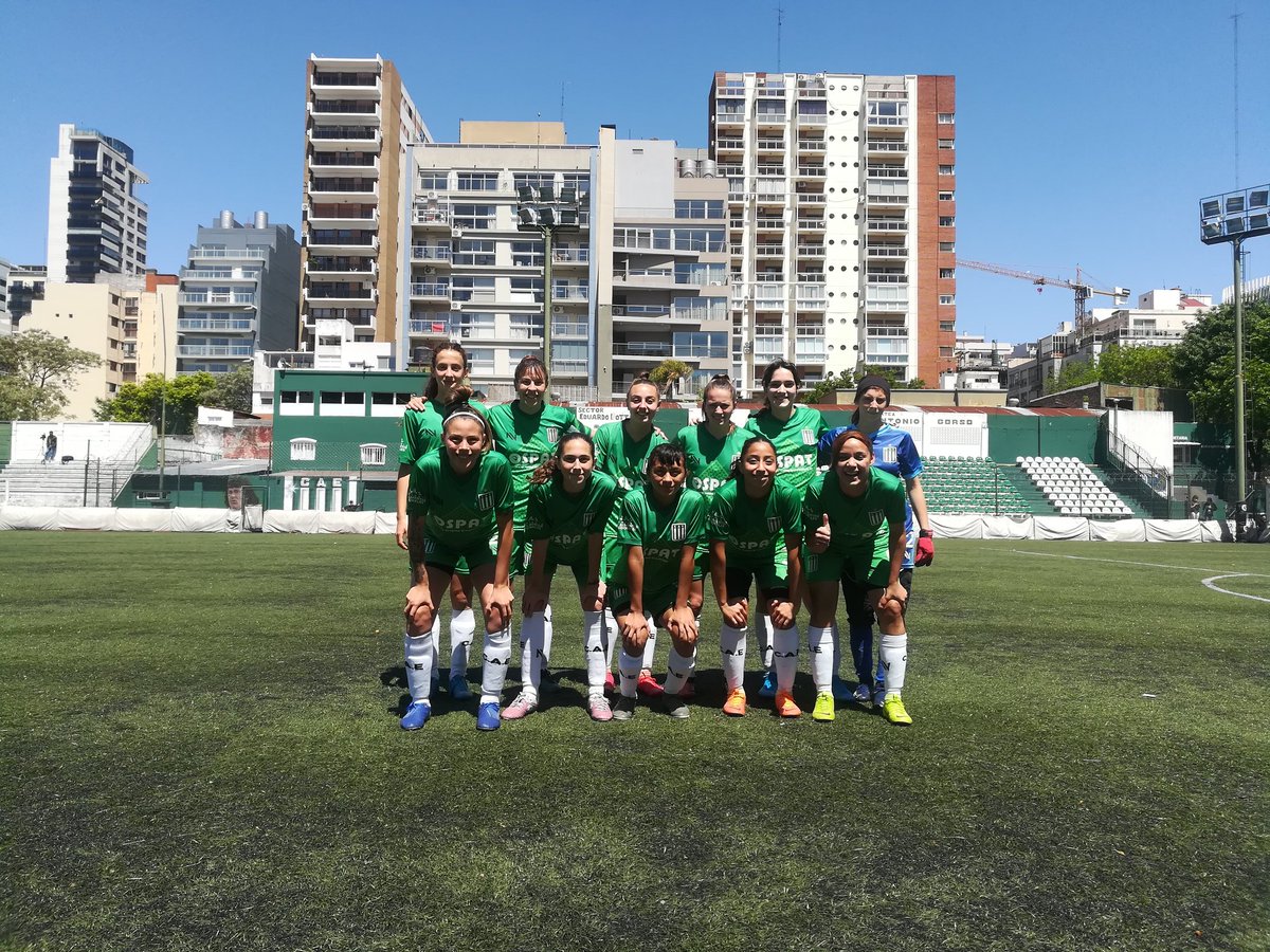 excursiofutfem's tweet photo. Partido demorado por falta de árbitro. La reserva de #LasVerdes debía jugar 11.30 ante Huracán, pero al momento no se presentó la terna arbitral https://t.co/4Zcxwo2riO