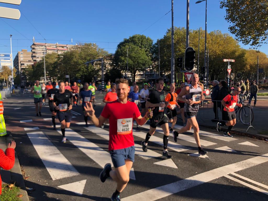 Gelukt! ✔️ Heerlijk gelopen en onderweg enorm genoten! #marathonrotterdam