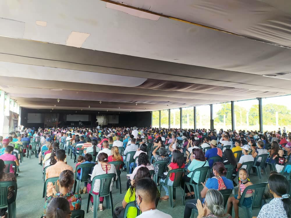 antoniohd_jpsuv's tweet photo. #VacunarseEsVida Feliz Domingo: Y me dijo:Profetiza al espíritu; profetiza,hijo de hombre, y di al espíritu:Así ha dicho Jehová el Señor:Oh espíritu,ven d los cuatro avientos y sopla sobre estos muertos,y vivirán.Ezequiel 13.9 #IglesiaCuadrangular Pdte @NicolasMaduro @jorgerpsuv https://t.co/9SttVbzSx8
