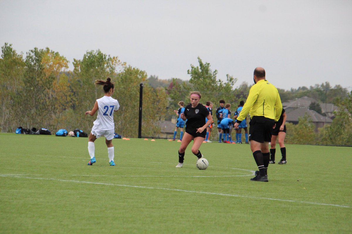Katelyn_Saige's tweet photo. Gotcha! #katesaige #kcheartlandleague #4 #breakingankles @ImCollegeSoccer @usysodp https://t.co/8AnQvOlLgv