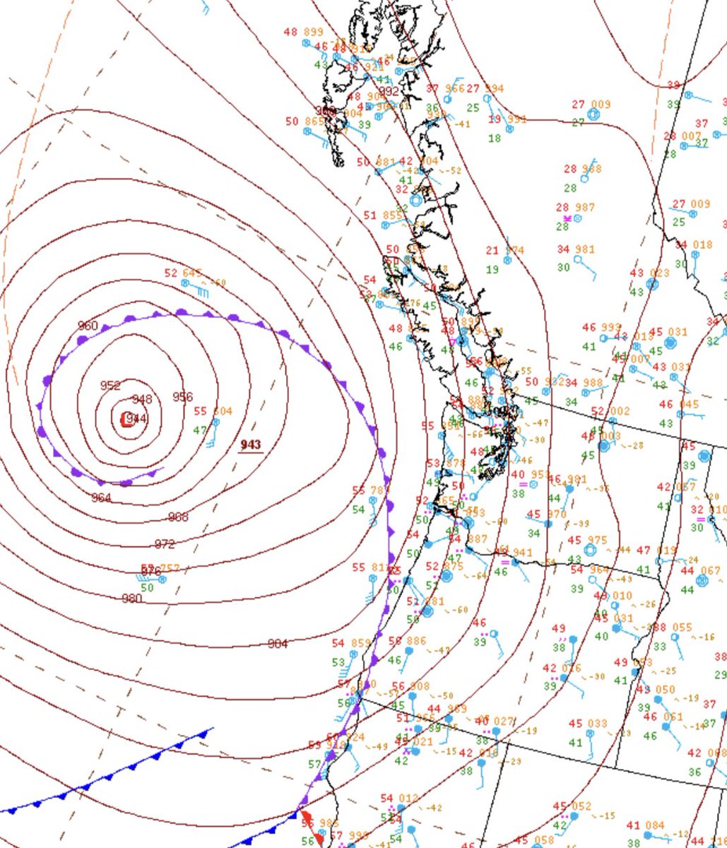 ingallswx's tweet photo. As of 12z (05 PDT), the bomb cyclone has a minimum pressure of 943 hPa (!!) and is moving toward the east. Rain has made it to about Walla Walla, and some lightning is being observed offshore.
#wasx #orwx #bcstorm https://t.co/jIqBbpFBhp