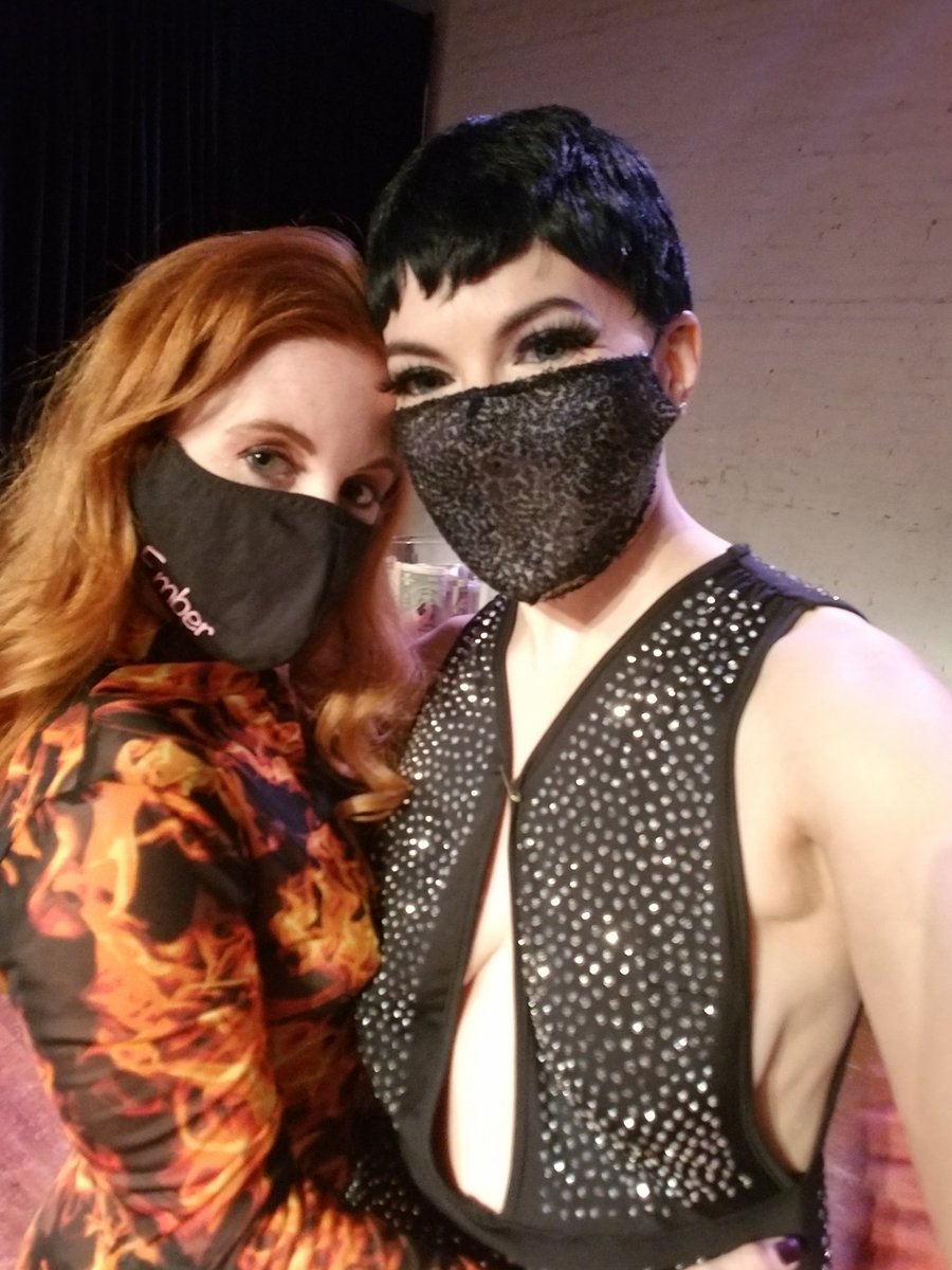RemyDee504's tweet photo. Happy Birthday to my wonderful cousin @emberalert1024 🎂!
If you want to pin a dollar to this brilliant, beautiful, silly, sexy lady, her venmo is @ ember-alert-1 
I love you, Ember! https://t.co/qJ16teN1Ig