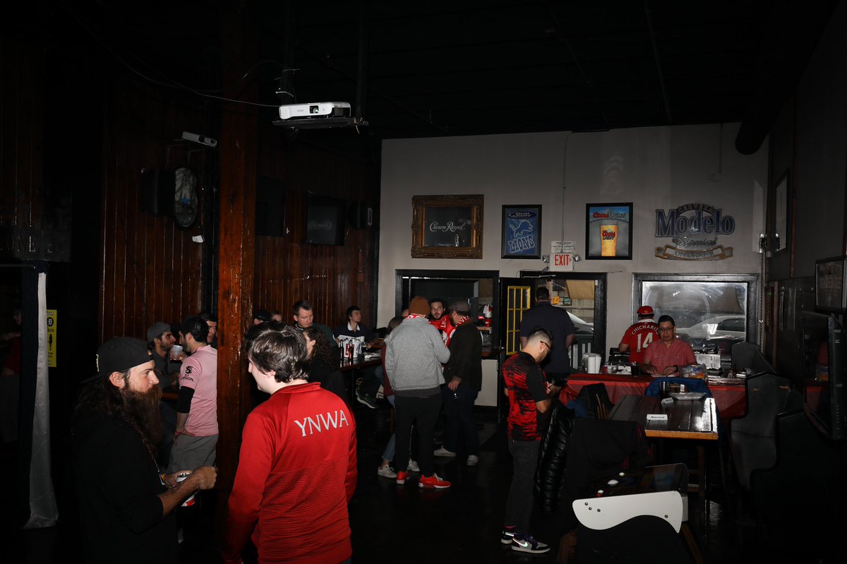 OLSCDetroit's tweet image. IT’S MATCHDAY!!! We’re already pretty packed today, so come join us and UP THE REDS!!! 

#olscdetroit #detroitolsc #LIVMUN #MyPLMorning