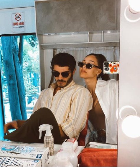 userr_sara_'s tweet photo. #dilançiçekdeniz #yarimkalanasklar 
#dilbur https://t.co/UNFdMkKNF5