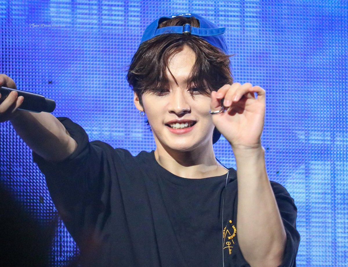 happy birthday to our dancing gem lee know! thank you for all the hard work you put into your skills, thank you for all the love, smiles, laughs &amp; motivation you send out to us. you're truly inspiring, i love you 🖤
#StageGeniusLeeKnow
#우리집_큰고양이_리노_생일
#HappyLeeKnowDay