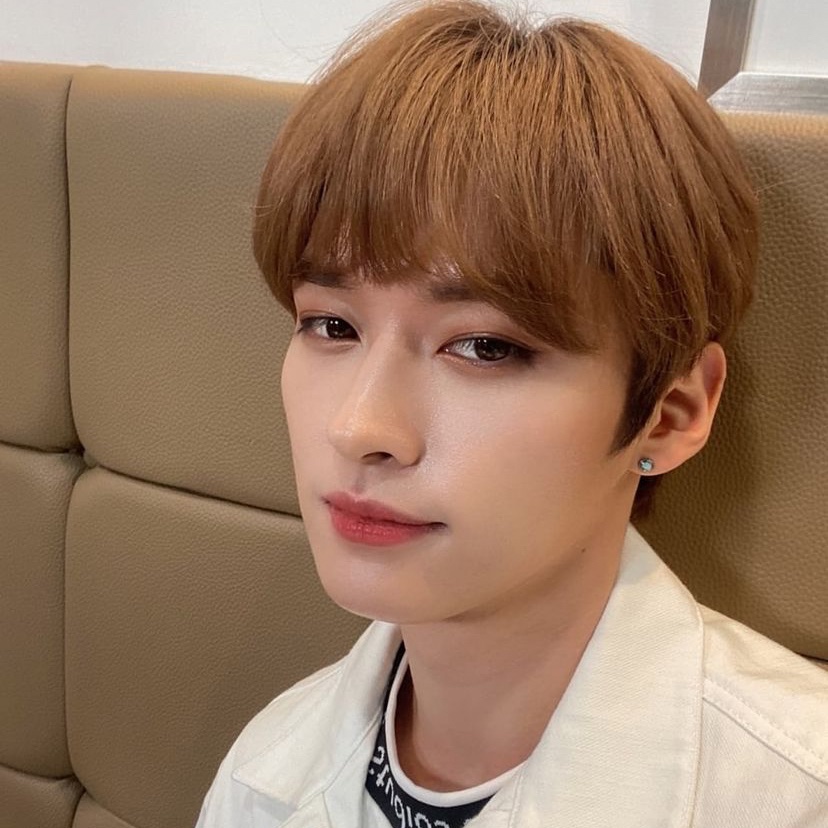 HAPPY BIRTHDAY OUR ANGEL <33
#StageGeniusLeeKnow
#우리집_큰고양이_리노_생일
#HappyLeeKnowDay